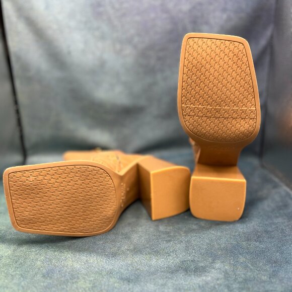 Circus by Sam Edelman Layla Caramel Brown Crocodile Embossed Boots - Picture 4 of 8